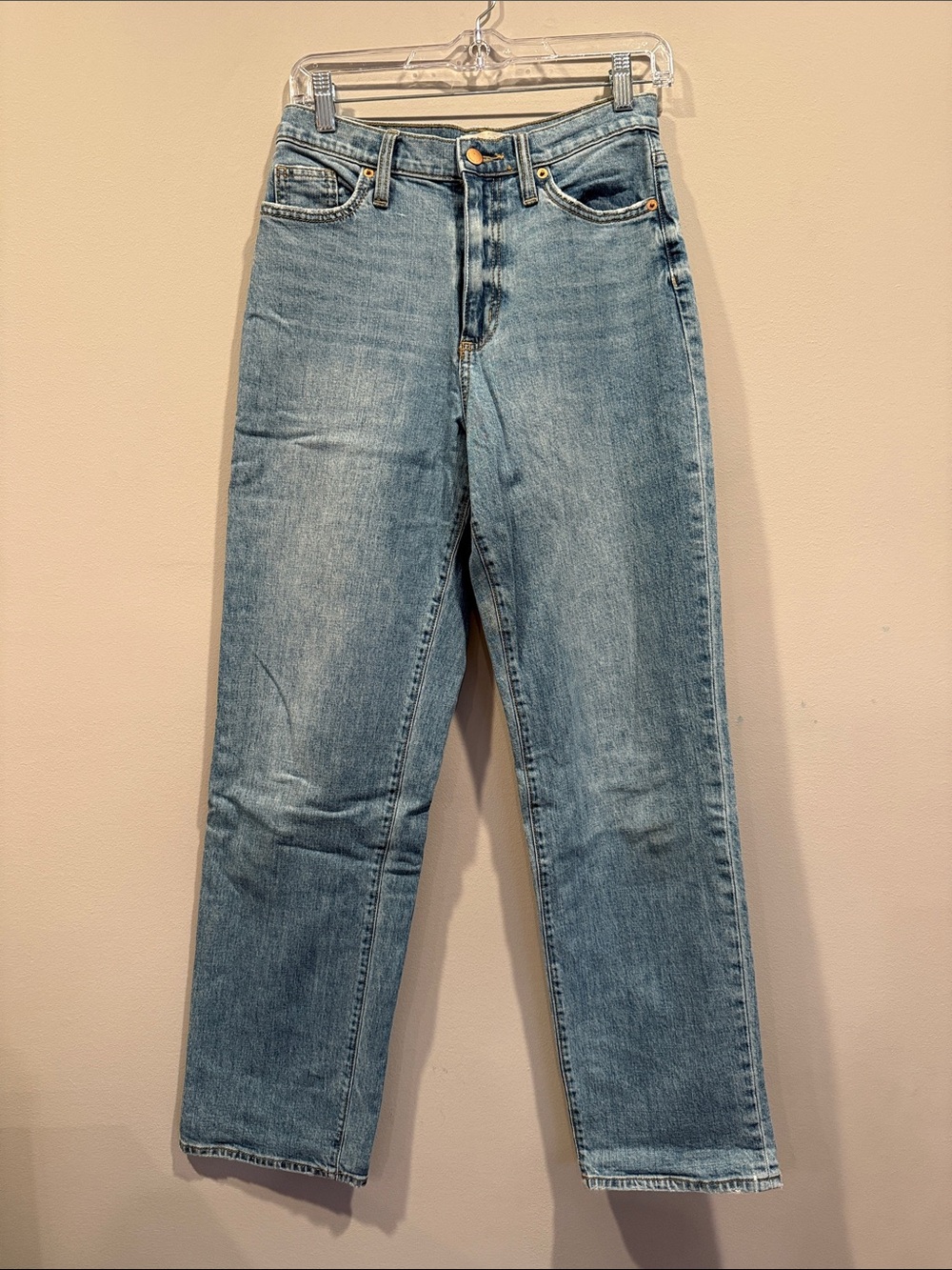Universal Thread Vintage Straight Jeans 2/26R. Like New